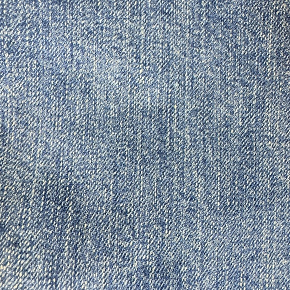 Levi’s Classic Denim Jacket in Dark Blue Wash - Picture 8 of 13